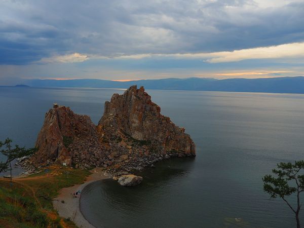 ロシア連邦・サハリン「シベリア弾丸旅行　サハリンからバイカル湖まで」の写真：オリホン島
バイカル湖は世界で一番深いこ...