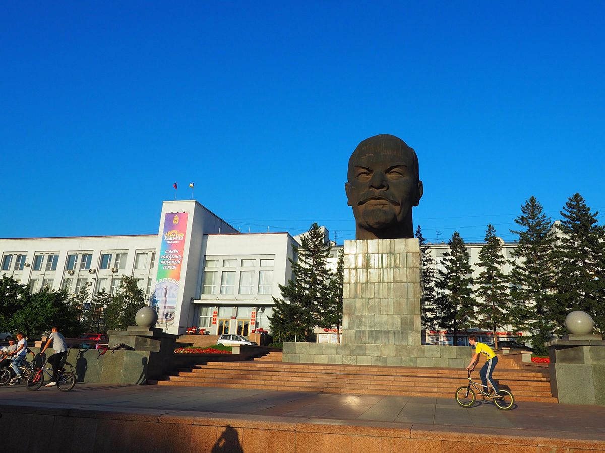 ウランウデ
ウランウデはモンゴルとの国境に近い街で、ロシア連邦を構成するブ...