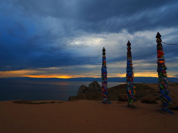 ロシア連邦・サハリン「シベリア弾丸旅行　サハリンからバイカル湖まで」の写真：オリホン島
バイカル湖は世界で一番深いこ...