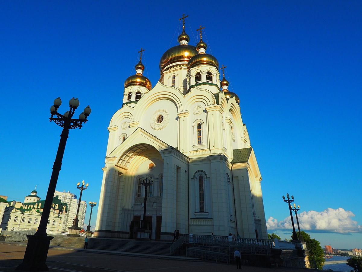 ハバロフスク
中国との国境にある人口60万の大きな街。
アムール川をサンセ...