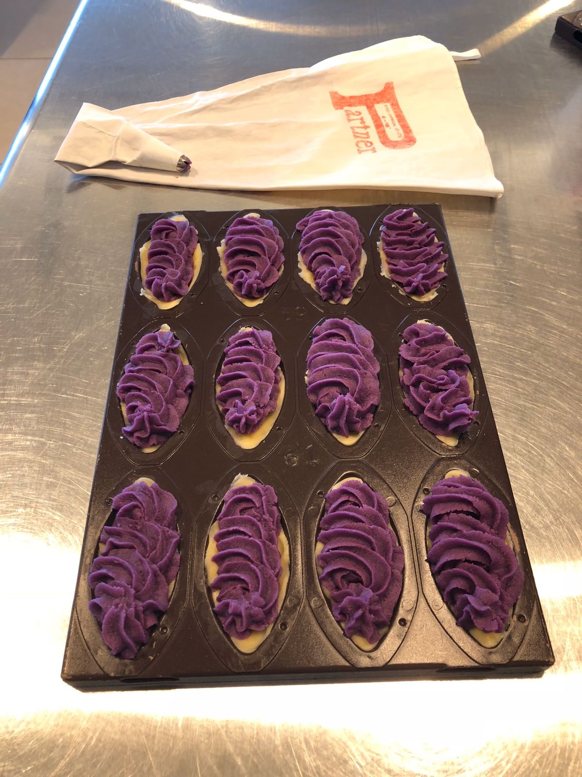 紫いもタルト作り
とても楽しい😄