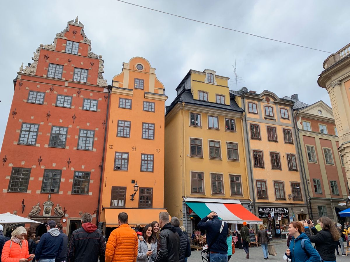 衛兵交代をみて満足！
女性もいてカッコ良かった！！

ガムラスタンの街並み...