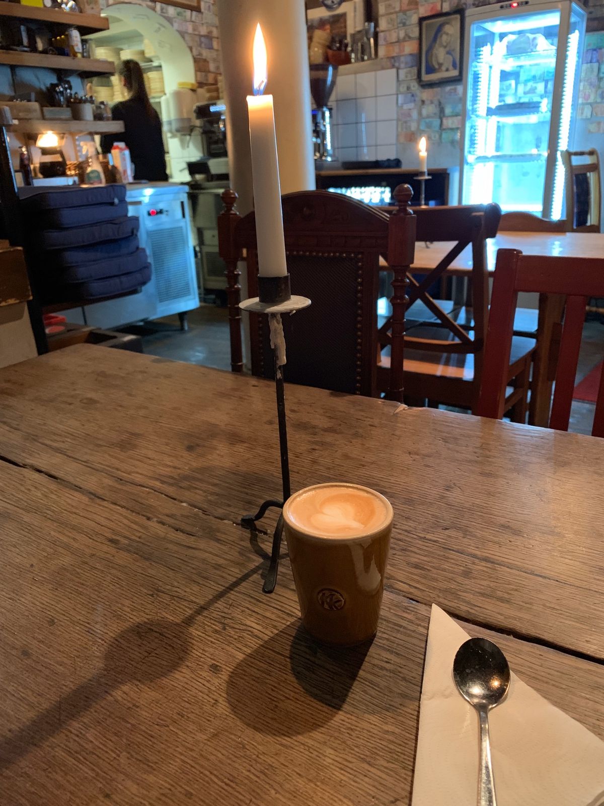 ストックホルムのスイーツ編。

これぞフィーカ！というカフェで到着早々にコ...