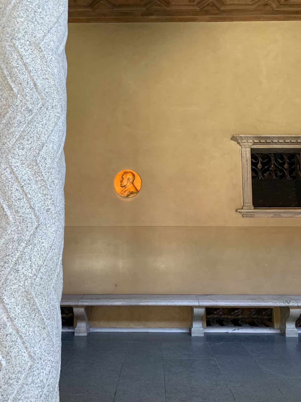 朝、到着してすぐにチケットを買いに行って市庁舎ツアーへ。
ノーベル賞晩餐会...