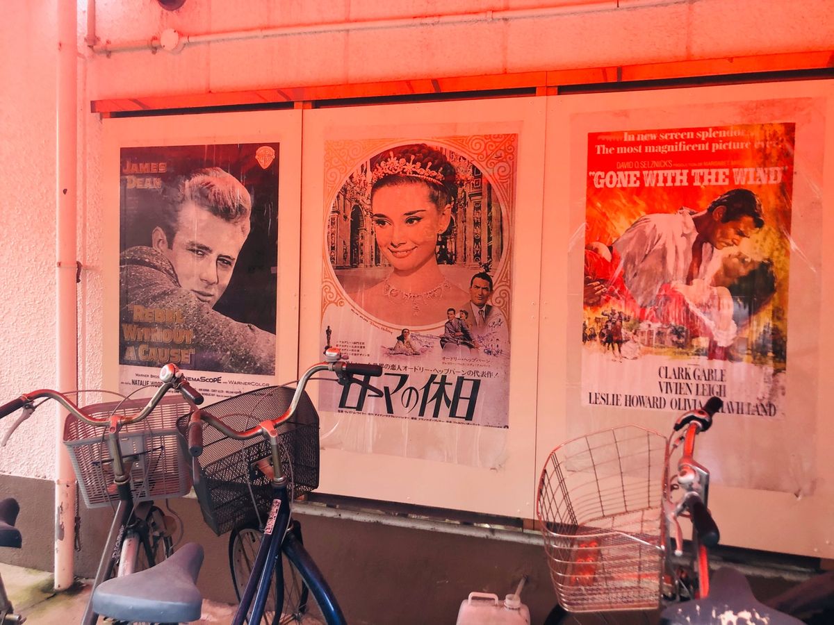 洲本の商店街散策

昔ながらの映画館がありました！

おそらくコロナの影響...