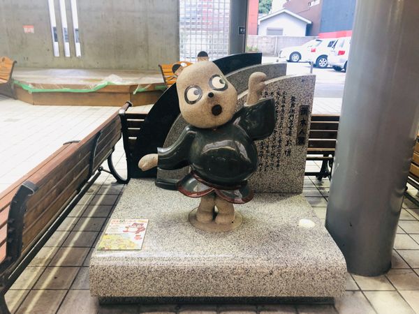 日本・淡路島「2日目 淡路島」の写真：洲本の商店街2

商店街を歩いてたらたぬ...