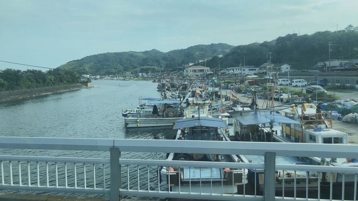 高速舞子→洲本バスセンター

初の明石海峡大橋は感動しすぎて
ずっと外を見...