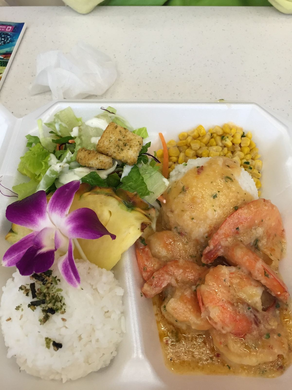 天国の海でシュノーケルしてパンケーキ食べて、パラセイルして海を見下ろした後...