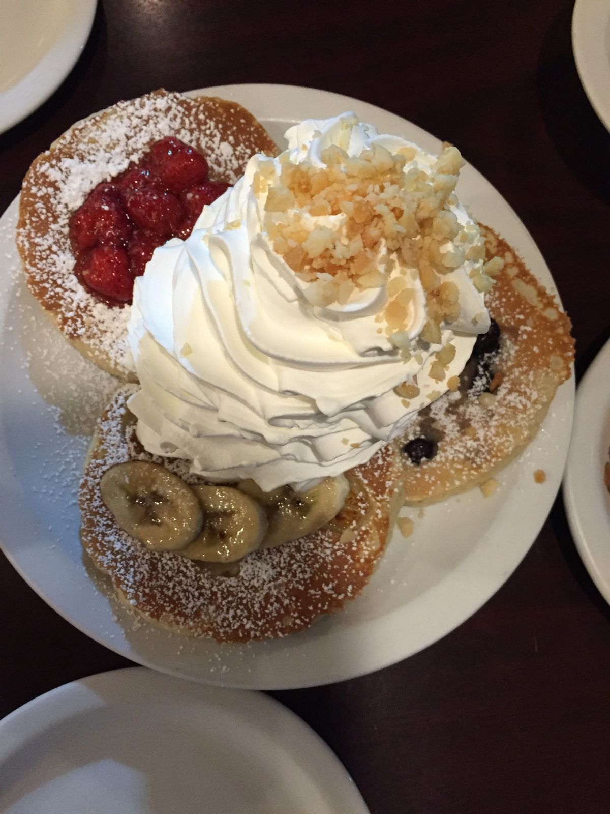 天国の海でシュノーケルしてパンケーキ食べて、パラセイルして海を見下ろした後...