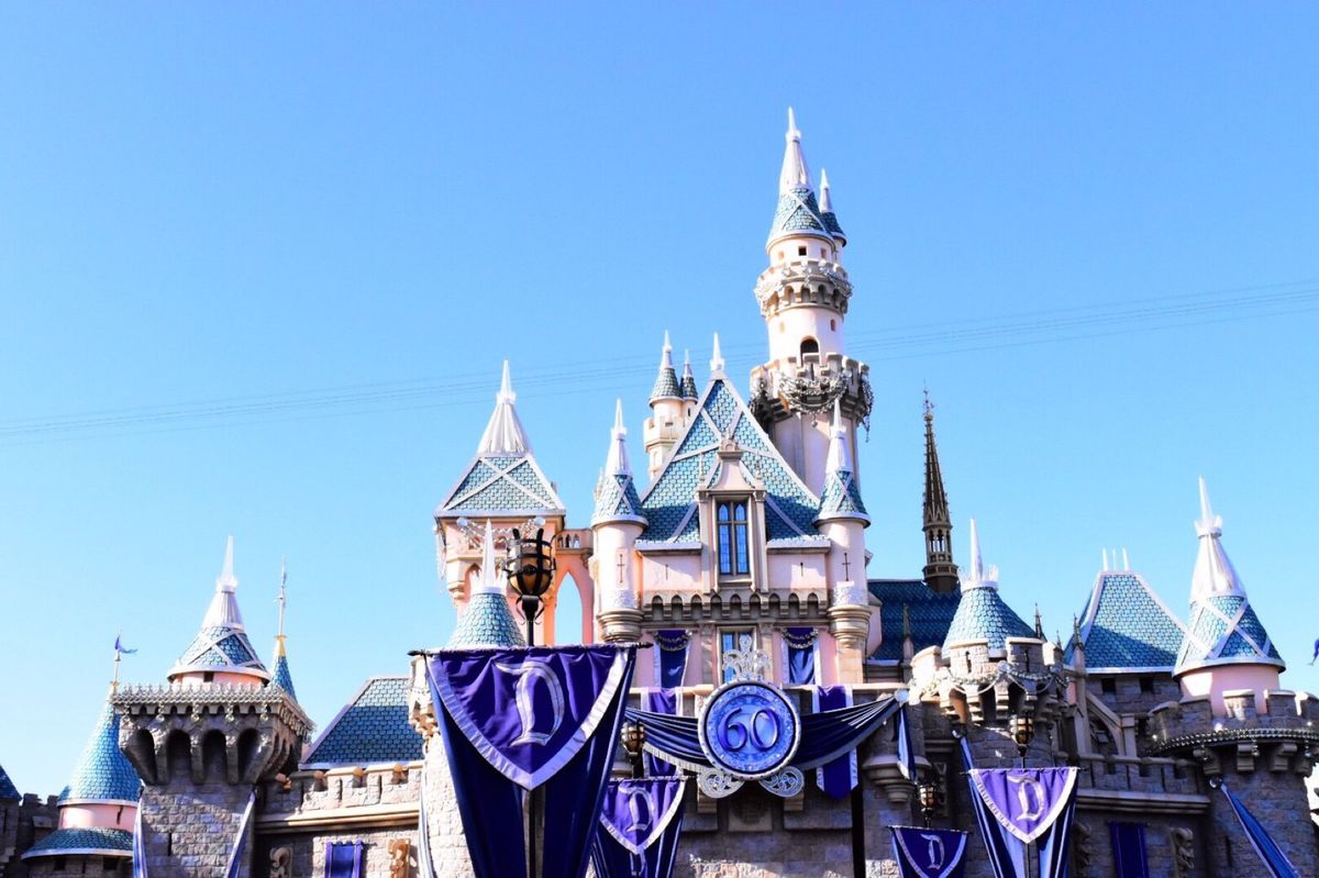 ディズニーランド60周年アニバーサリーに合わせて行ってきました✨