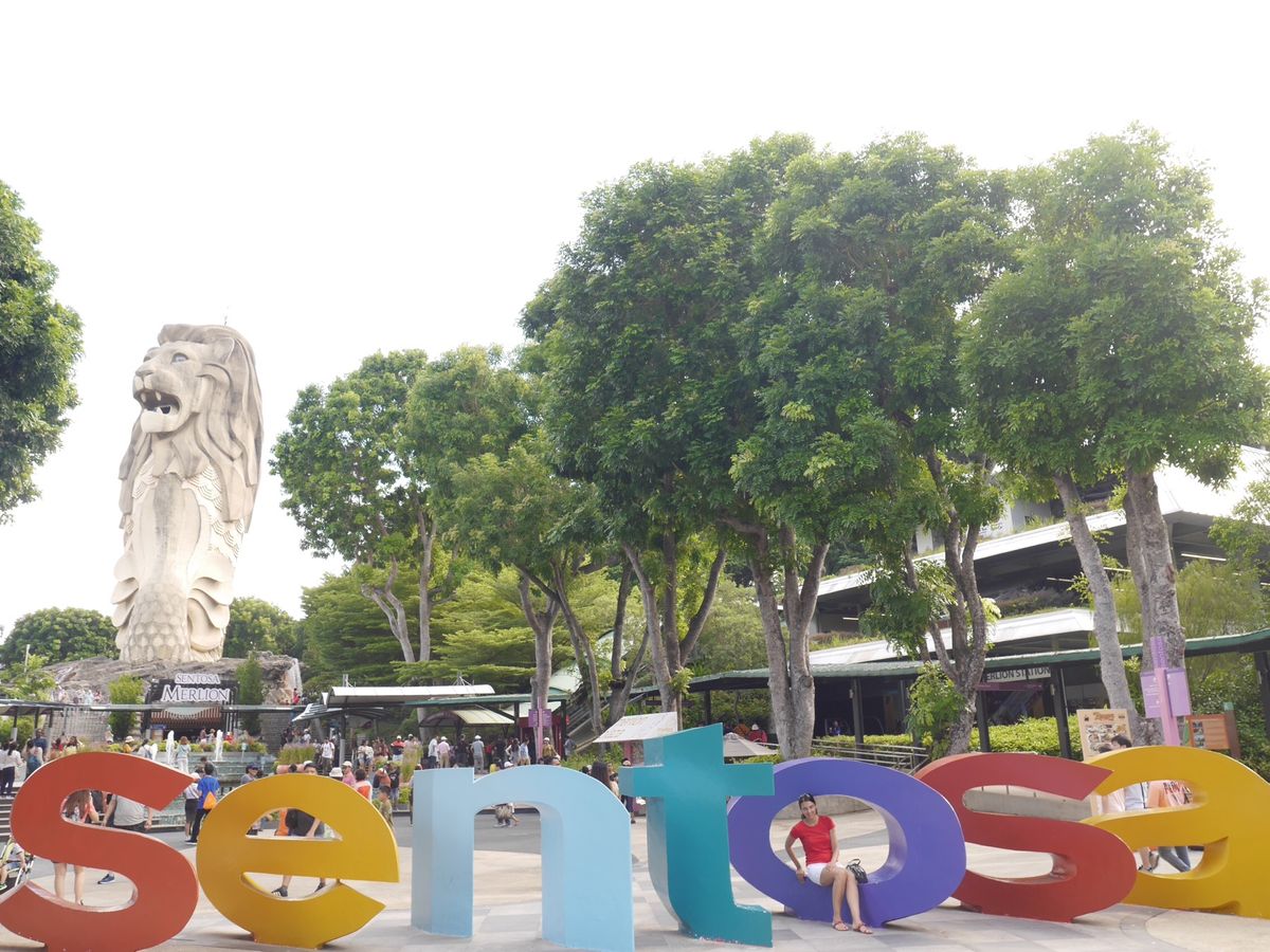 スペクトラは色々な場所から観て、シンガポールの夜景を楽しんで♫
人気店でチ...