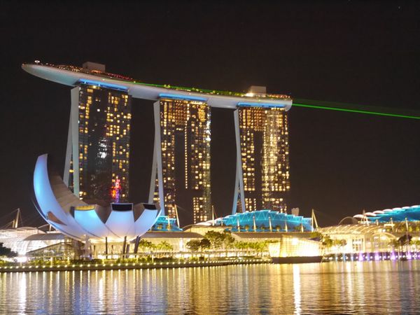 シンガポール・シンガポール「シンガポール🇸🇬」の写真：スペクトラは色々な場所から観て、シンガポ...