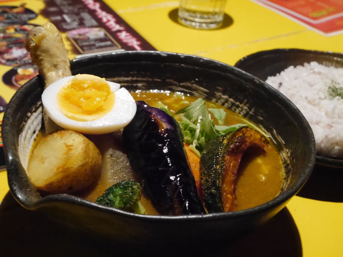 雪道歩いて見つけたスープカレー…美味しかった✨