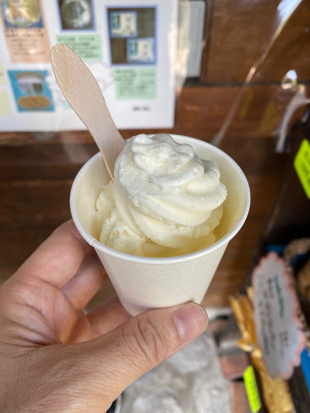 ちとせ屋という豆腐屋へ
たちばな家からすぐです

豆腐のアイスクリームや豆...
