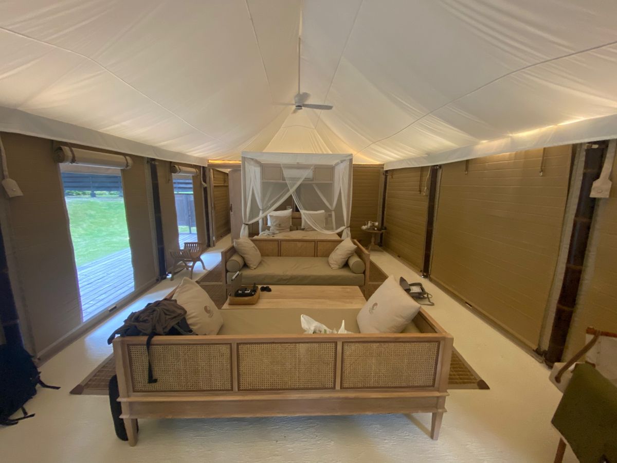 KEIKOKU GLAMPING TENTに到着！

着いた途端受付はここ...