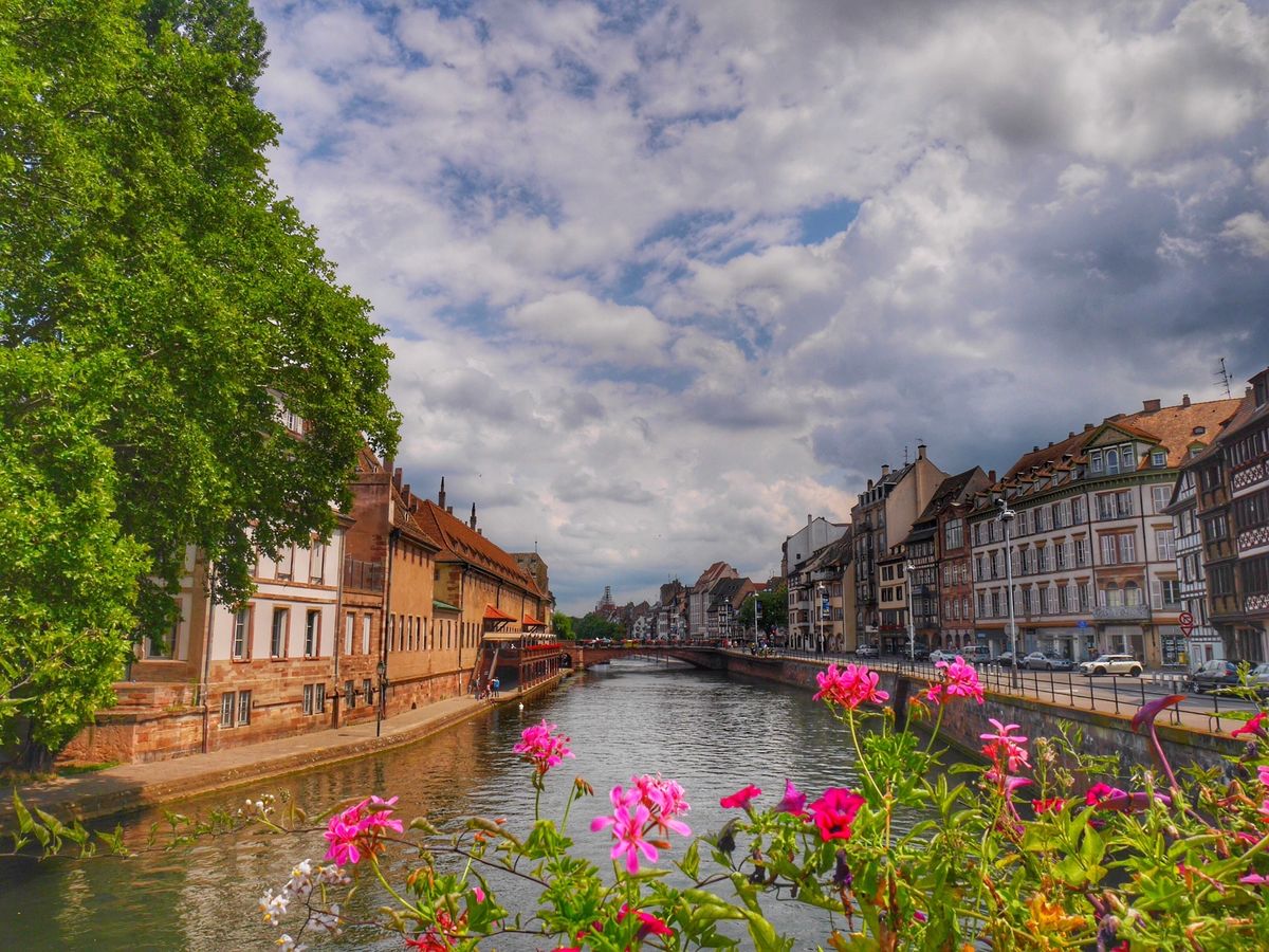とても素敵な街並みでもっと散策したかった。
フランスパンも美味でした♪