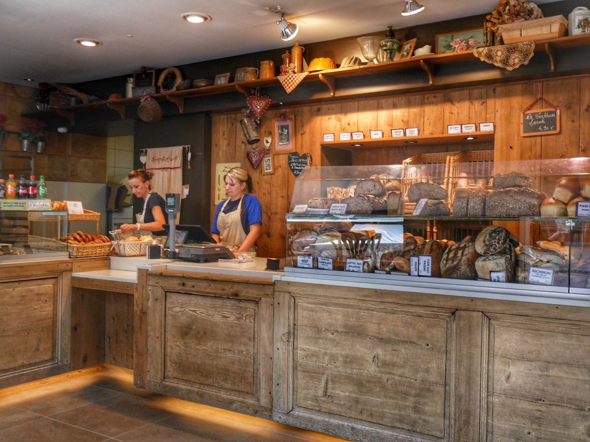 とても素敵な街並みでもっと散策したかった。
フランスパンも美味でした♪