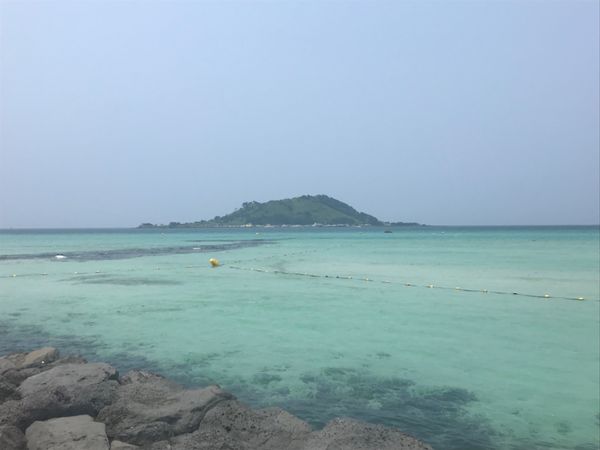 大韓民国 (韓国)「チェジュ島　ビーチ」の写真：ビーチは2ヶ所
東、西のビーチとはしごし...