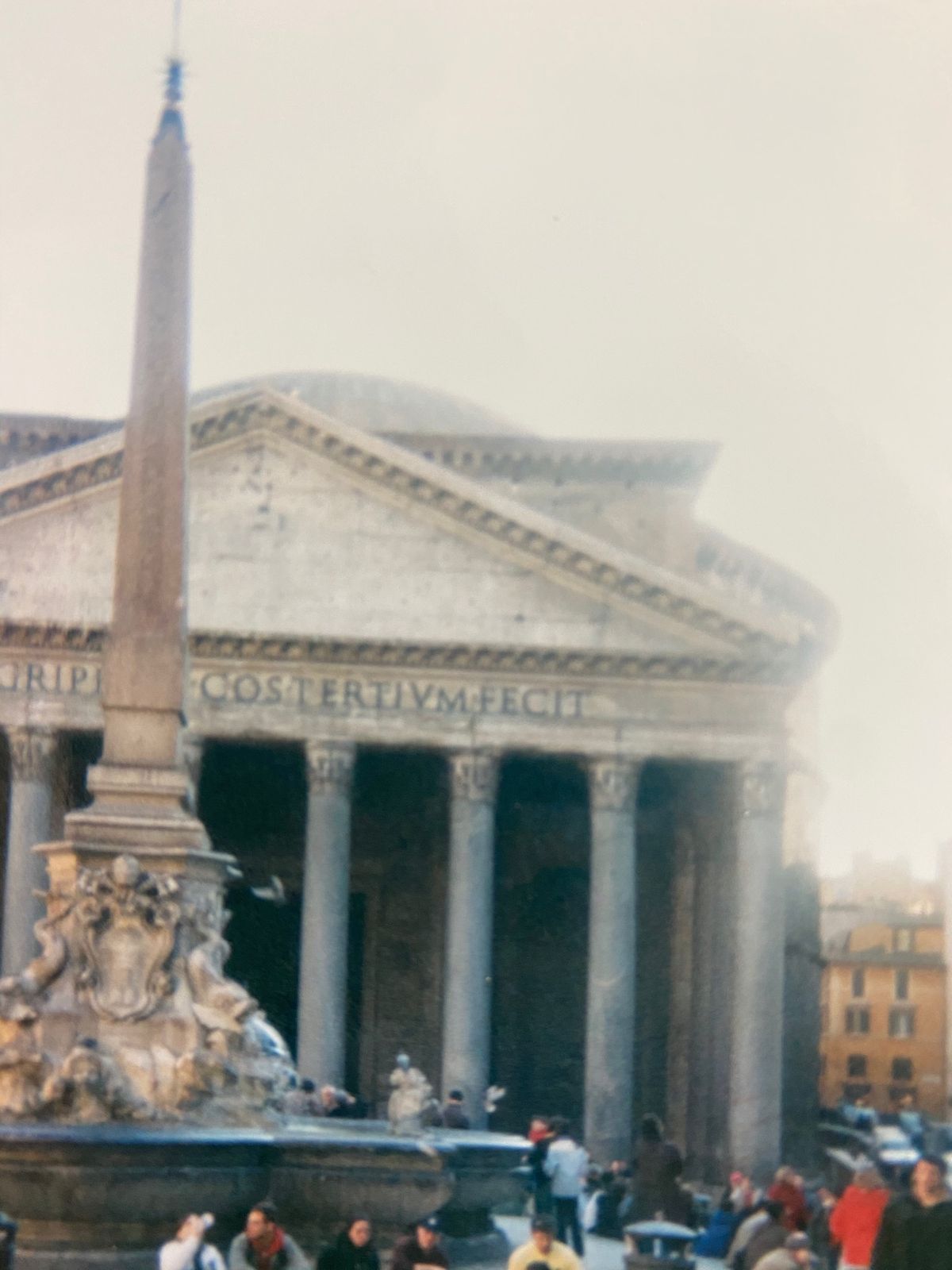 ローマ。
コロッセオ、トレビの泉、スペイン広場、パンテオン。
スペイン広場...