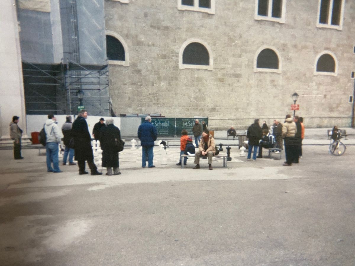 ザルツブルク。
チェスしてたのが印象的でした！
3枚目はシェーンブルン宮殿...