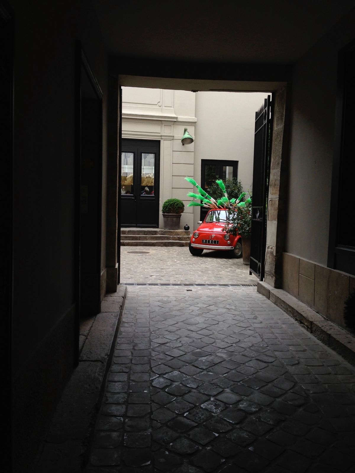 メルシーとか行ってみた。このオッサンは買いました。笑