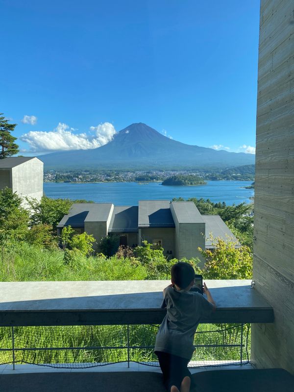 日本・星のや「星のや 富士」の写真：富士山見ながらzoomで英会話してる！
...