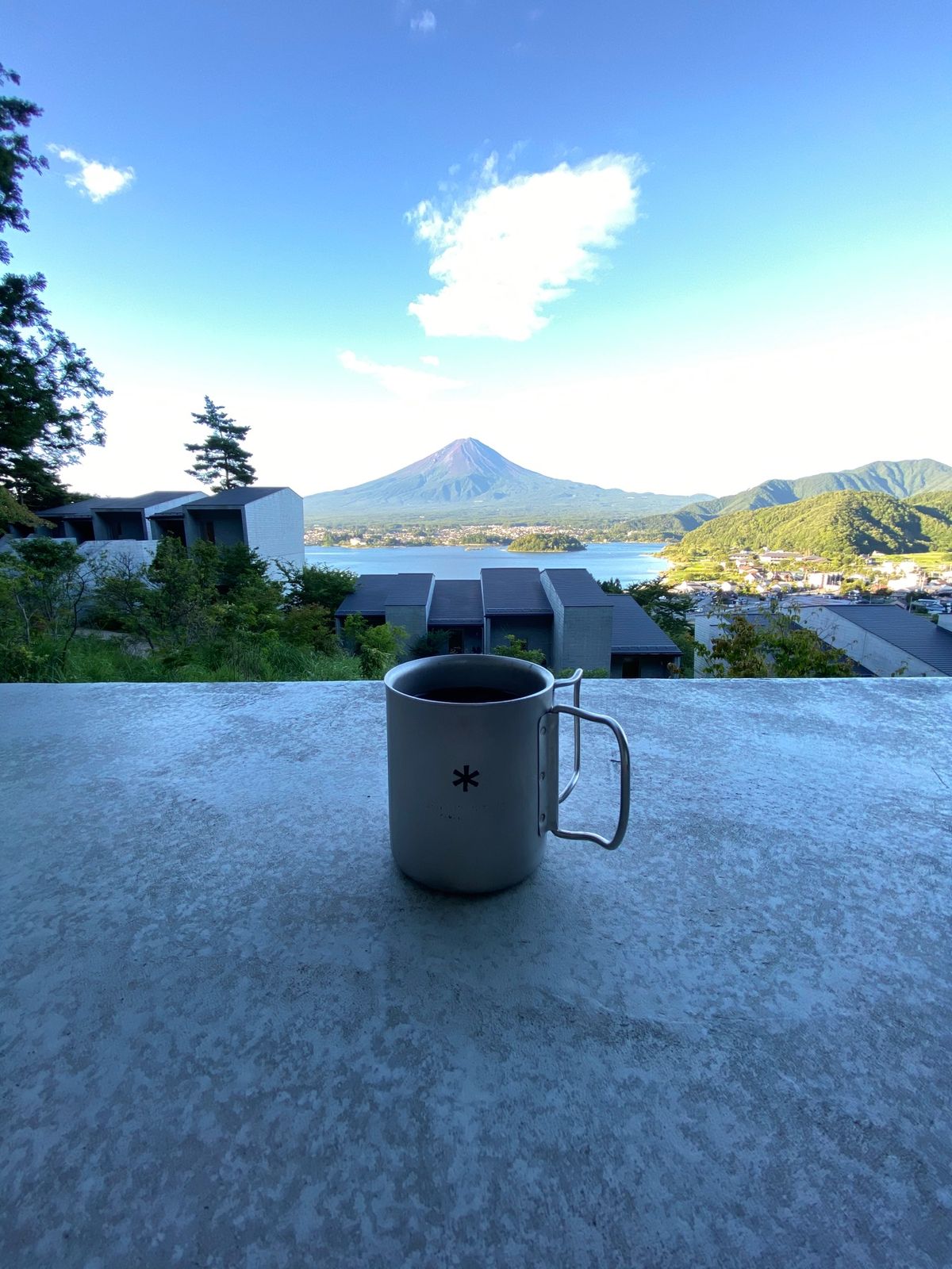 コーヒーと朝富士！
最高の眺め！

一つ残念なのは星のタイムラプスが設定ミ...