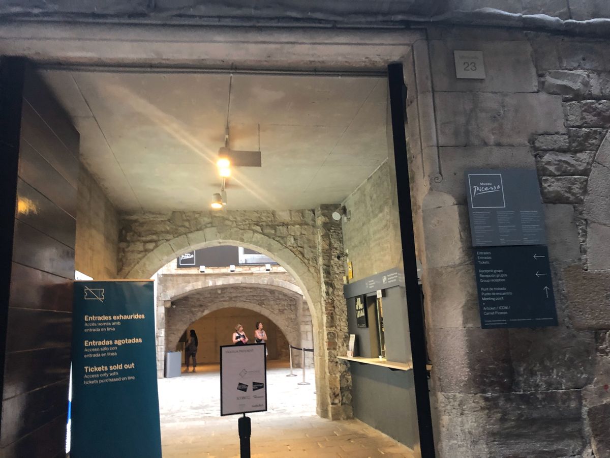 ピカソ美術館
無料時間の予約、利用！
優しい！！！
