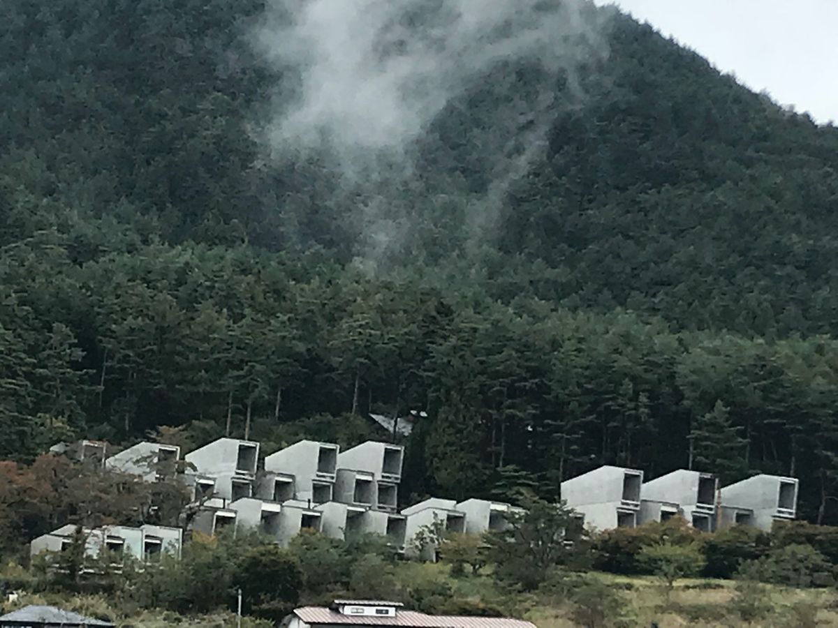 くつろぎ過ぎで撮影も控えめ…お部屋はシンプルですがテラス最高！インルームダ...