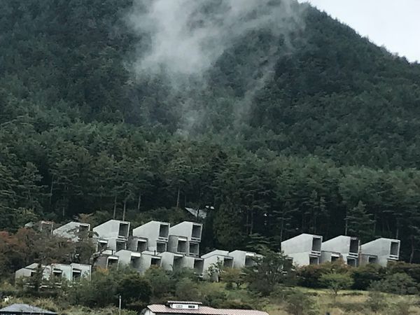 日本・星のや富士「星のや　富士」の写真：くつろぎ過ぎで撮影も控えめ…お部屋はシン...