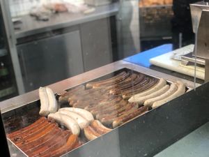 ここおいしい◎パン付
ケルン大聖堂の駅中で。

