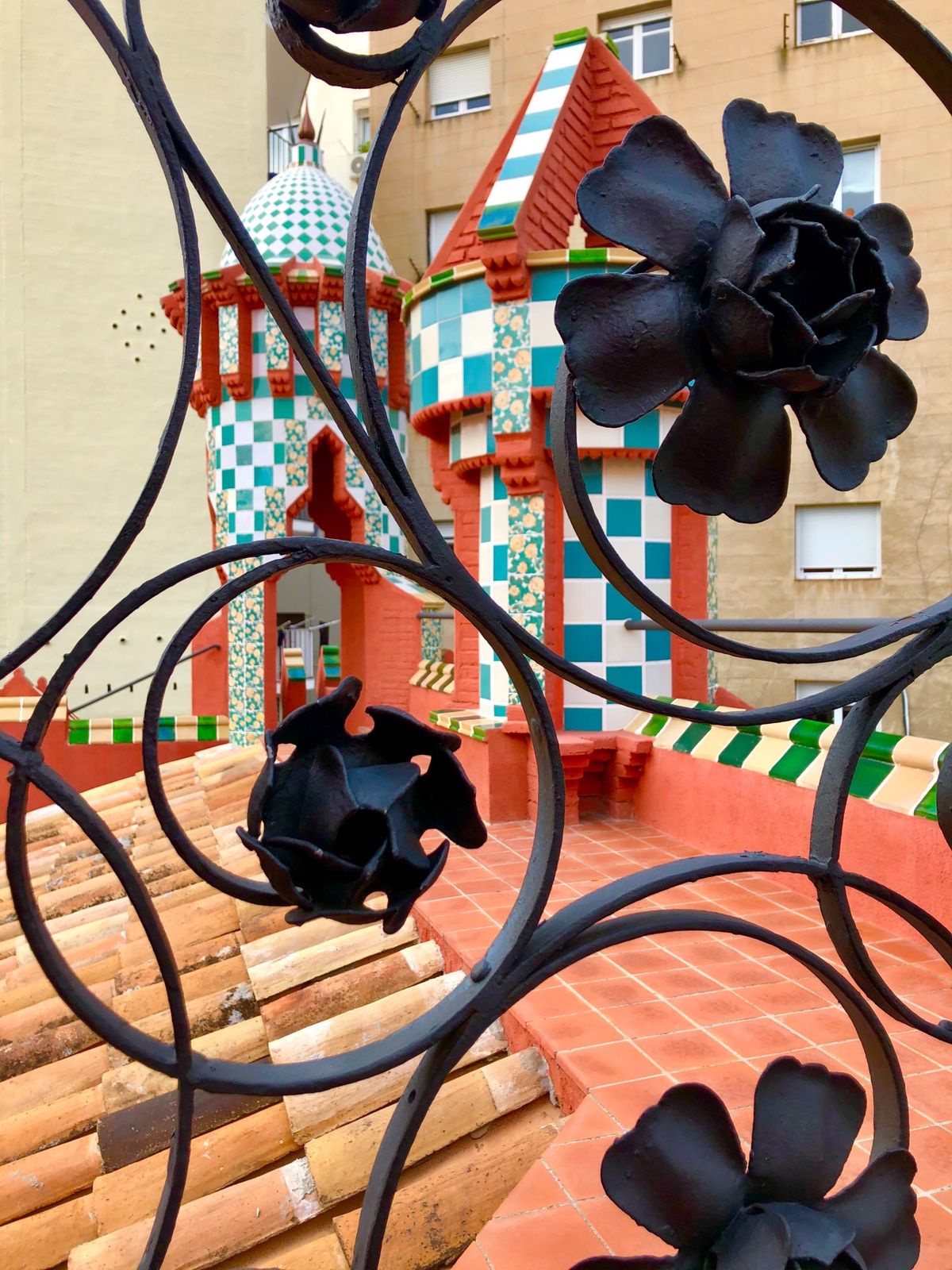 カサ・ビセンス
マリーゴールドのタイル可愛すぎる🧡