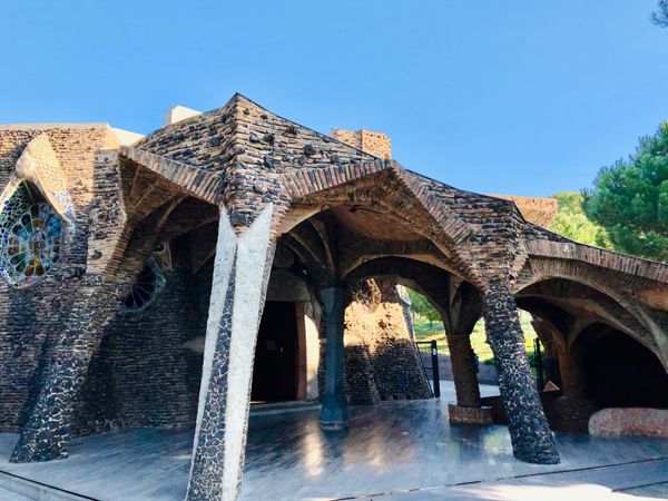 スペイン・バルセロナ「バルセロナ【年越し編】」の写真：コロニア･グエル教会(Cripta de...