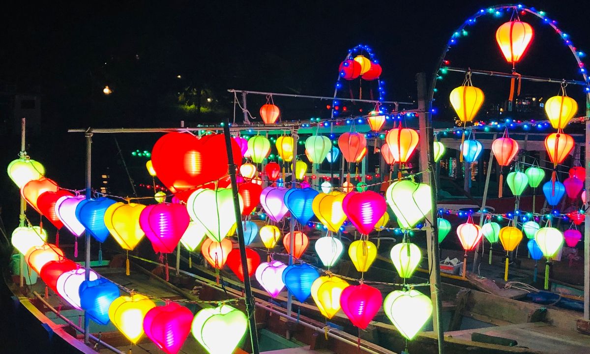 夜のホイアン
ランタンと来遠橋（日本橋）