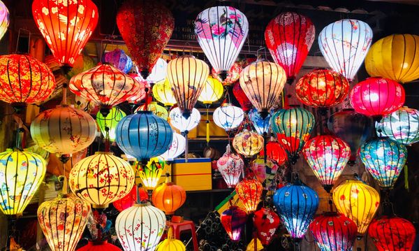 ベトナム・ダナン「ホイアン・ダナン」の写真：夜のホイアン
ランタンと来遠橋（日本橋）