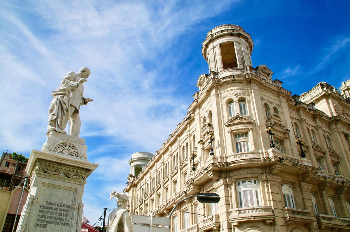 ①キューバ行ってきました！
メキシコから✈️飛んだんだけど離陸と着陸の時に...