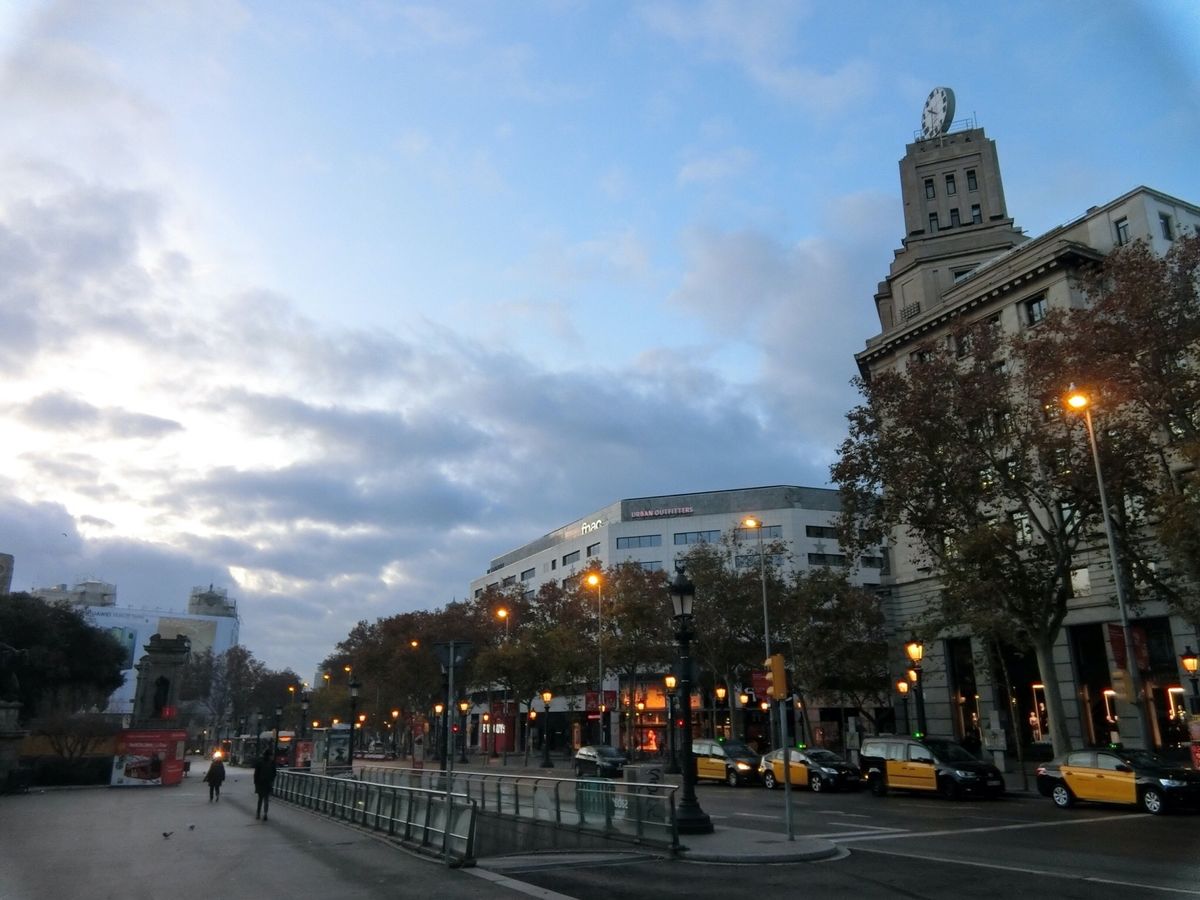 バルセロナは見どころがコンパクトにまとまっていて観光し易いですね。ガウディ...