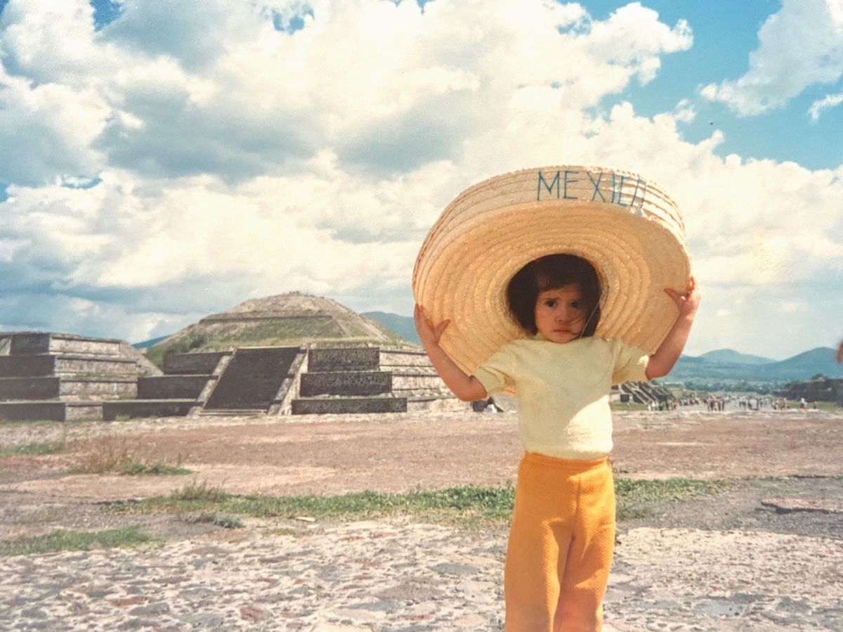 でかい麦わら帽子
#メキシコ紳  #太陽のピラミッド

ピラミッド...