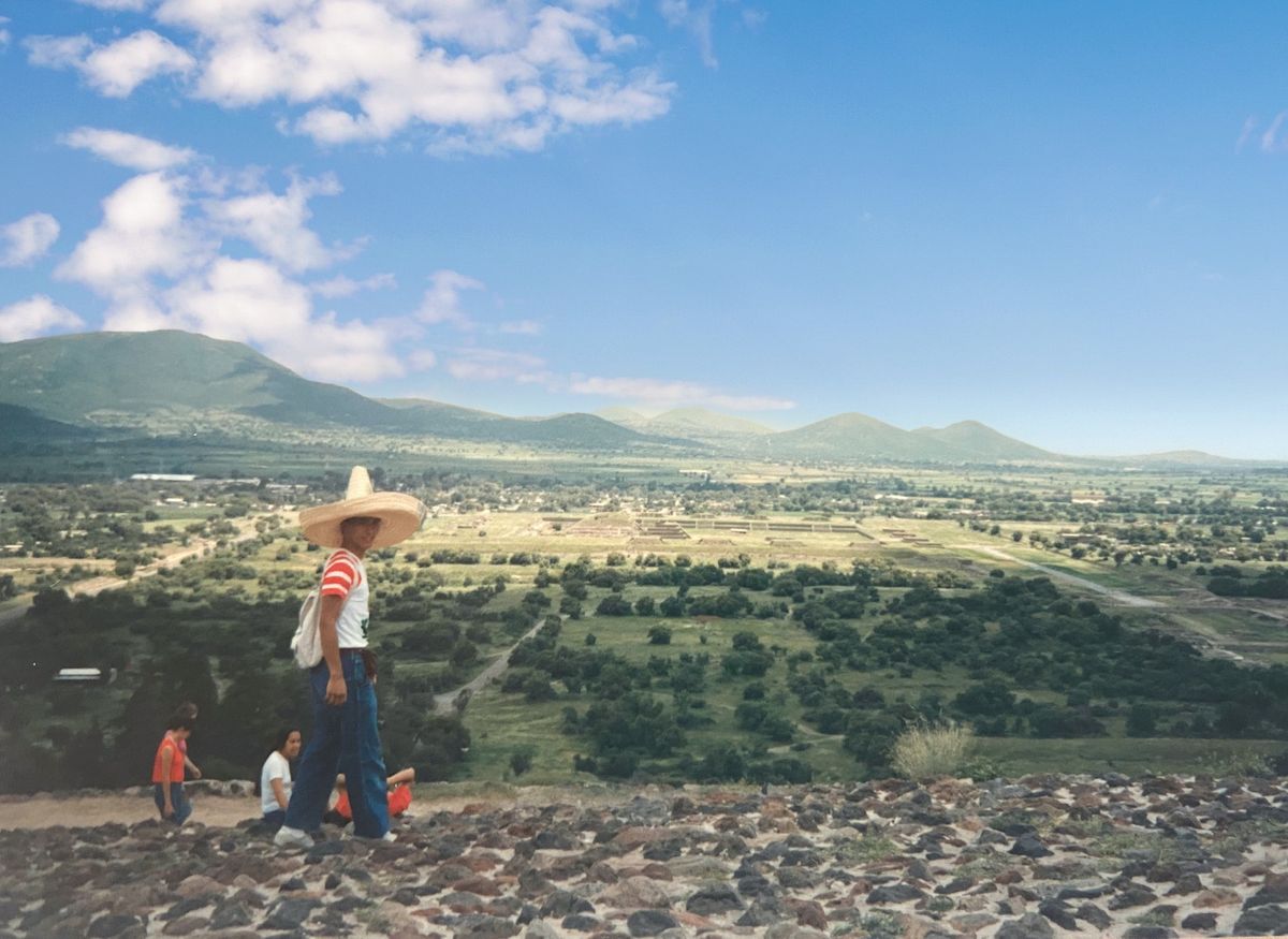 でかい麦わら帽子
#メキシコ紳  #太陽のピラミッド

ピラミッド...