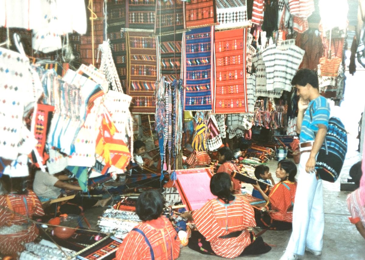 oaxaca🇲🇽たくさんの子供達が笑顔で働いていました。大人は昼寝ばっかり😅