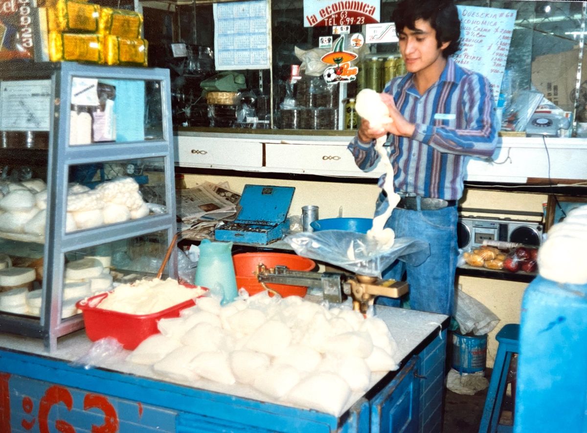 oaxaca🇲🇽たくさんの子供達が笑顔で働いていました。大人は昼寝ばっかり😅