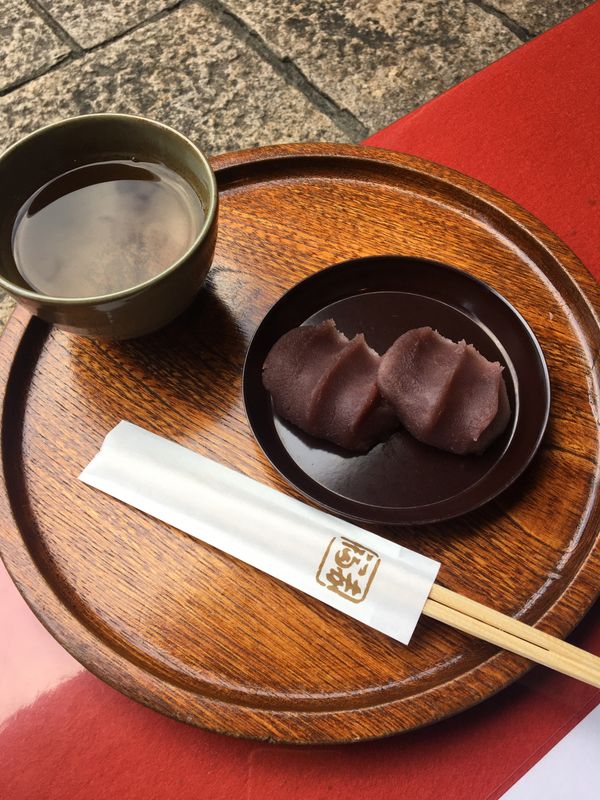 日本・三重県「シリーズ・三重　伊勢。」の写真：赤福→ササササササササササ中→ohana...