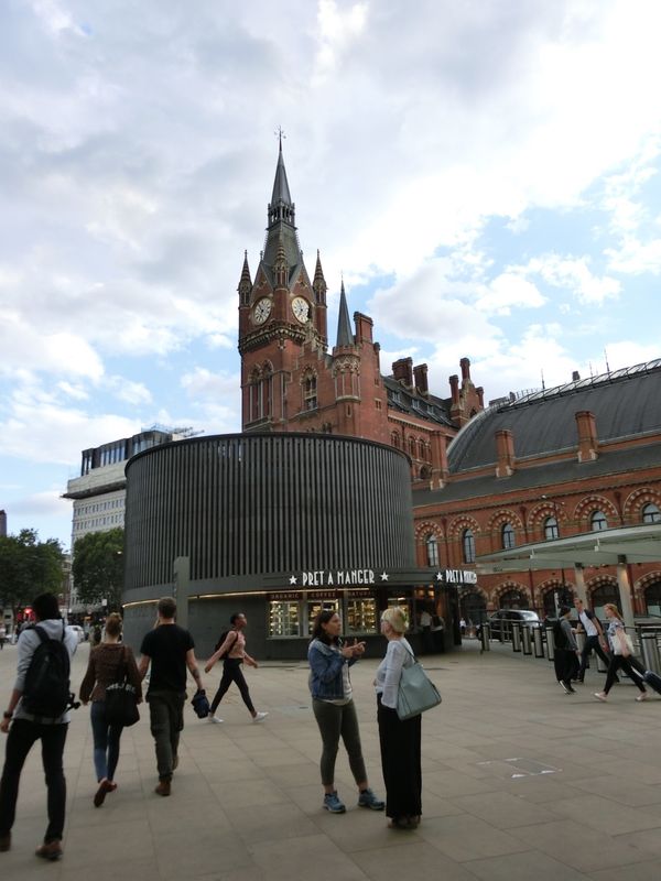 イギリス(英国)・ロンドン「ロンドン旅行」の写真：キングスクロス駅
ここも、ハリーポッター...