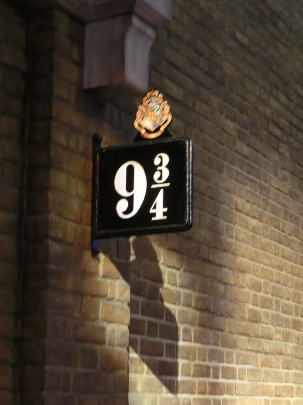 イギリス(英国)・ロンドン「ロンドン旅行」の写真：ハリーポッタースタジオツアー④

9と4...