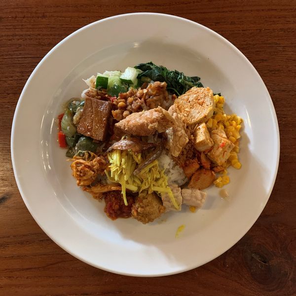 インドネシア・バリ「「バリ島の旅」」の写真：1）バリのご飯
2）バリのご飯
3）バリ...