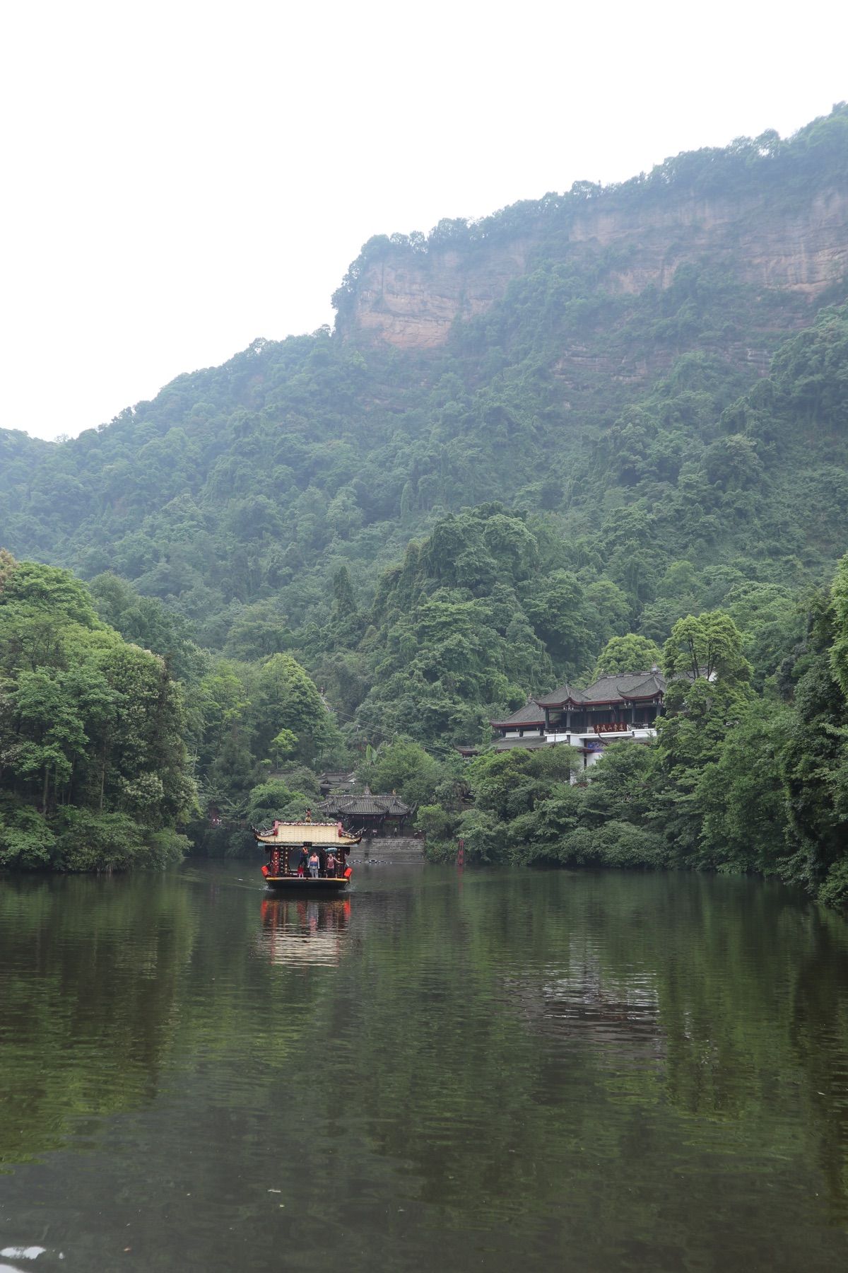 1）世界遺産成都ジャイアントパンダ保護区
2）世界遺産楽山大仏
3）世界遺...