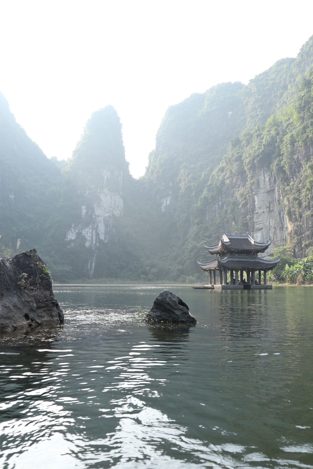 1）世界遺産ハロン湾
2）世界遺産チャンアン
3）フォー
4）世界遺産タン...