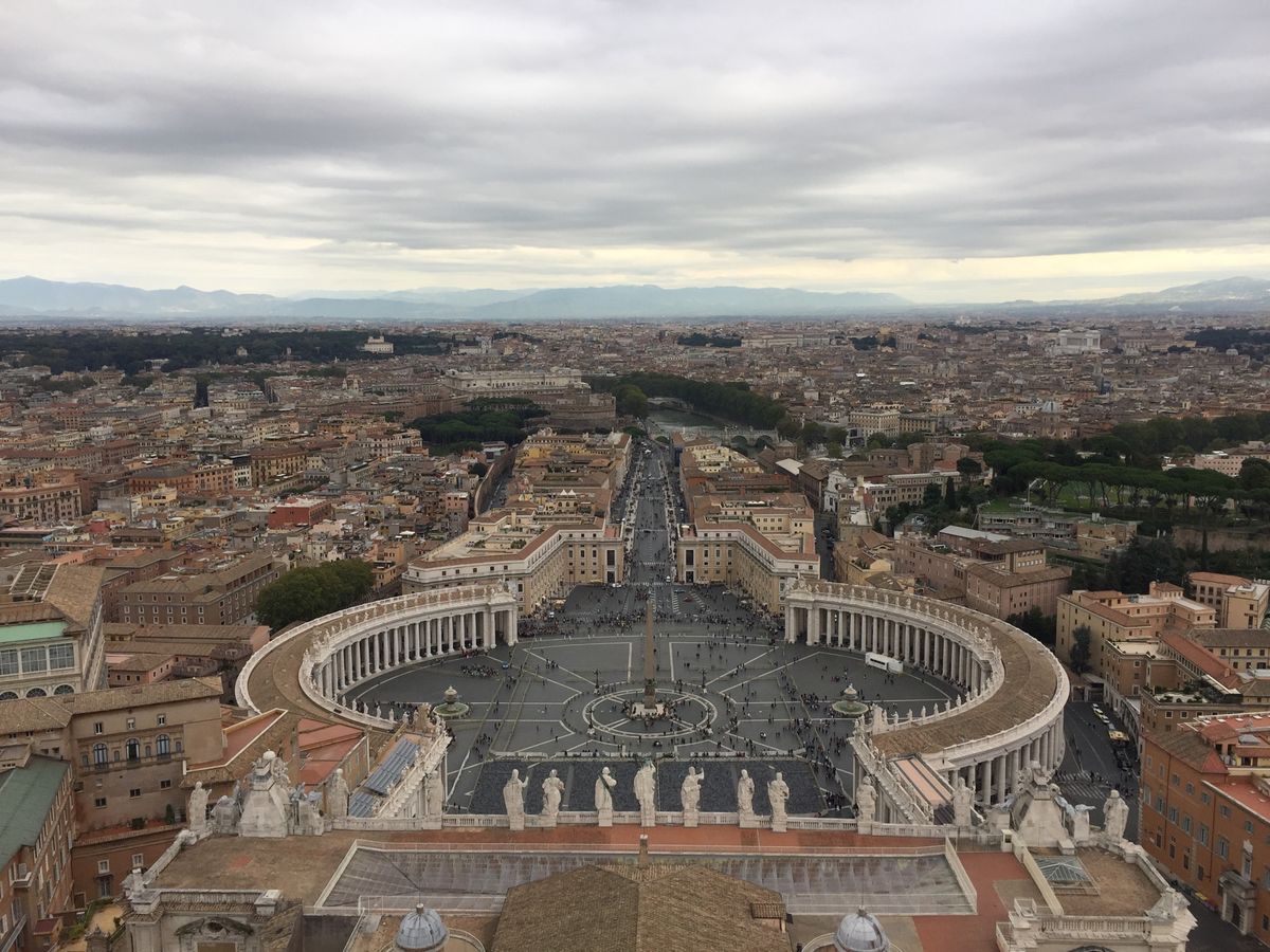 1）世界遺産ヴァチカン市国
2）世界遺産サン・ピエトロ広場
3）世界遺産サ...