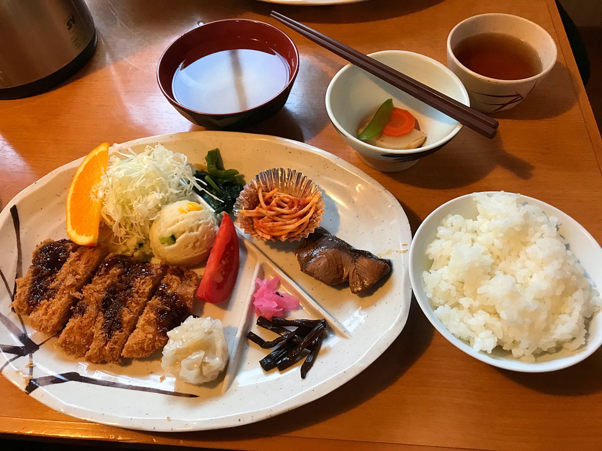 1日目は室堂から立山に登頂、その後立山連邦を北に向けて縦走し、宿泊先の剣山...
