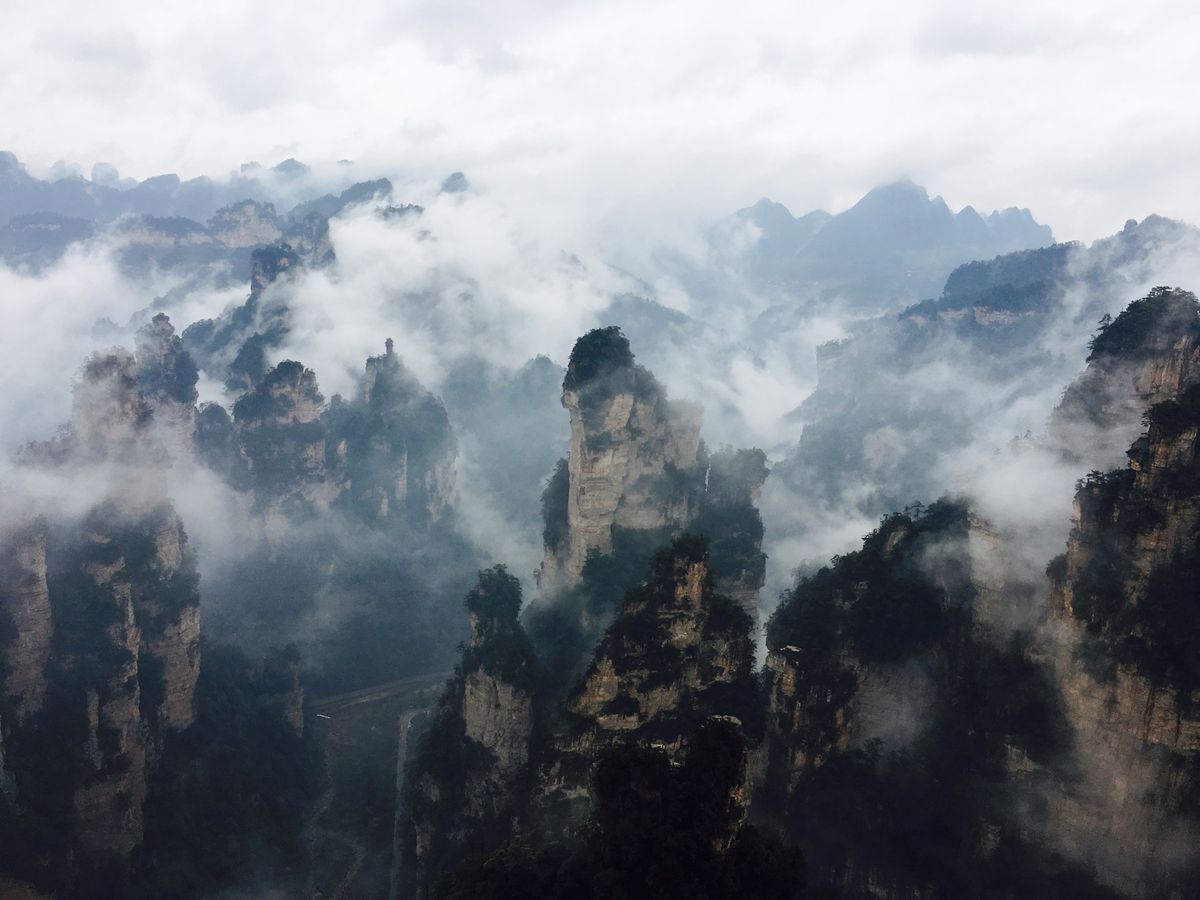 滞在した4日間に晴れることはありませんでしたが、雨の日にしか見れない風景に...